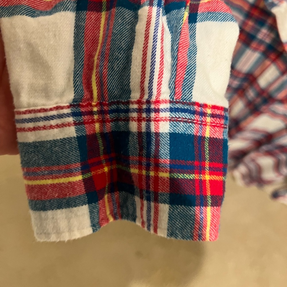 Old navy button down - Picture 4 of 5